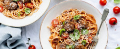 Boulettes et sauce tomate maison