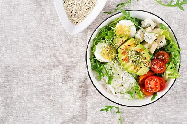 Poke bowl avocat